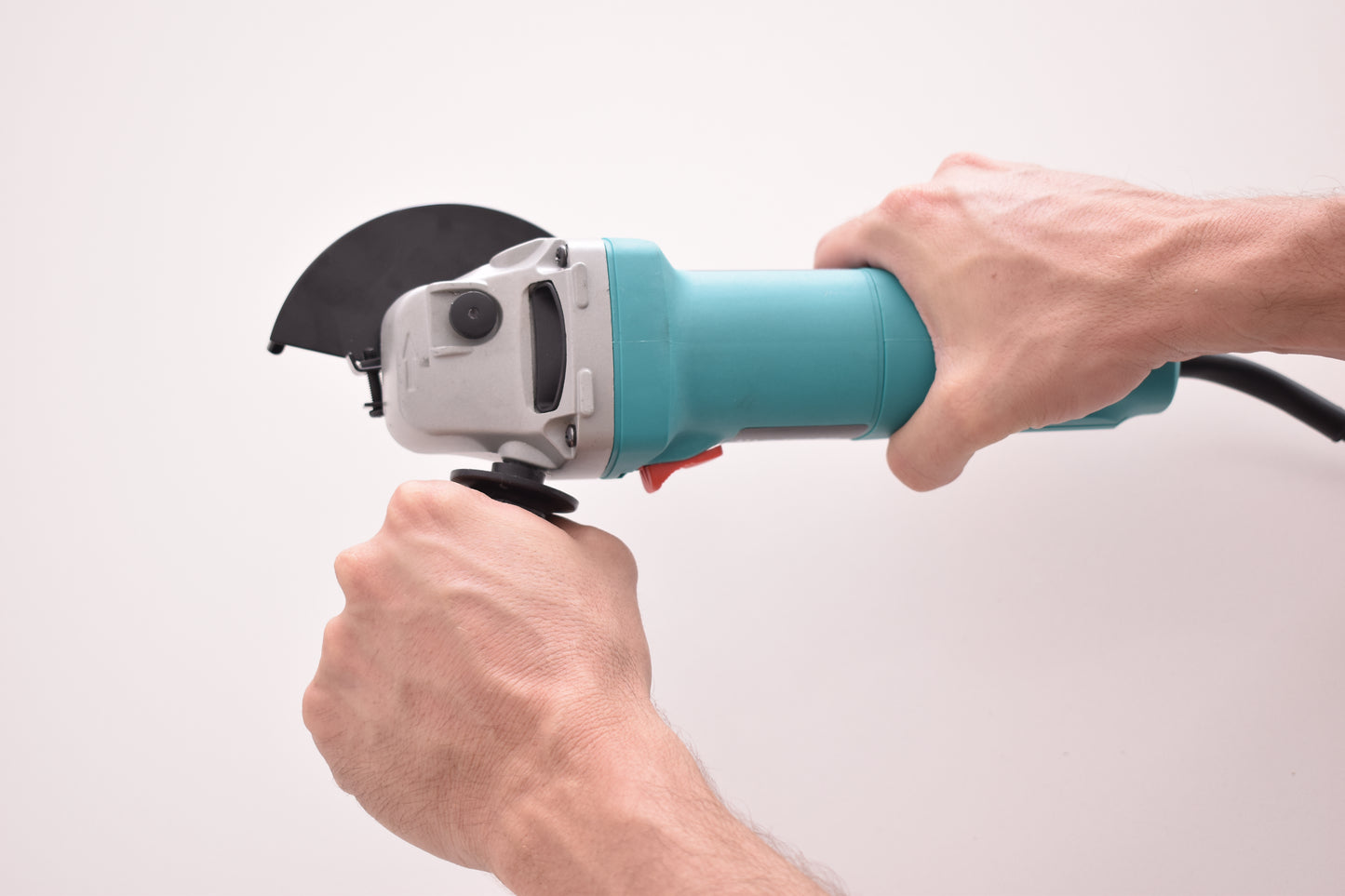 PAG 0015 - VICTECHE AMOLADORA ANGULAR DE 115MM 950 W